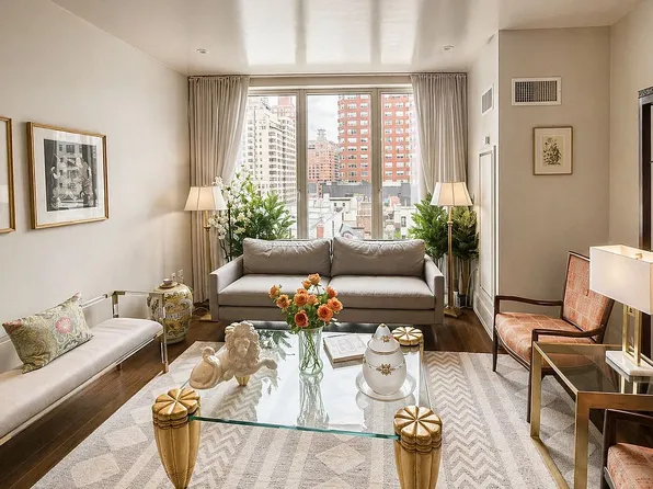 255 E 74th St APT 6B, New York, NY 10021