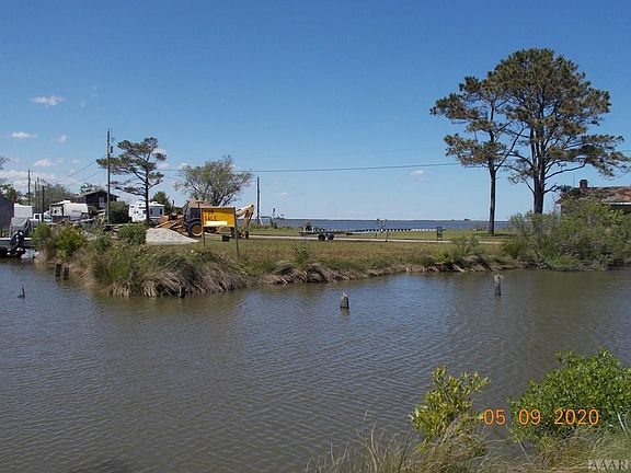 2nd image of 163 Walnut Island Blvd