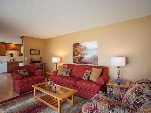 4th image of 1003 Bay Ln NE