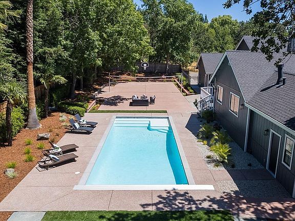 5th image of 741 Richardson Lane