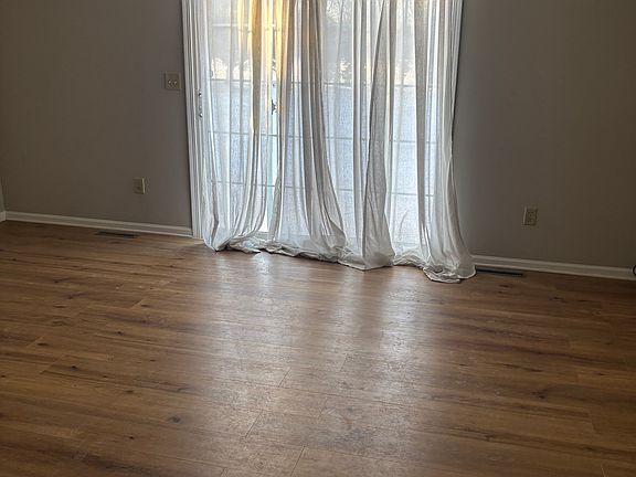 4th image of 33429 Shelly Ct