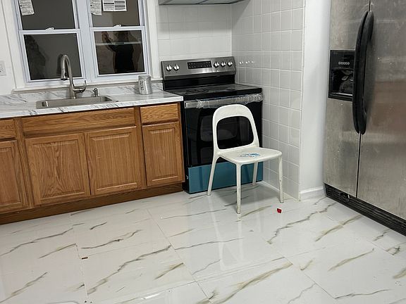 3rd image of 118-30 194th St #1