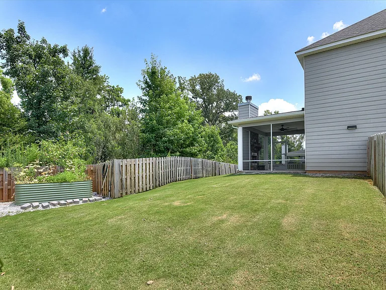 4050 Stowe Dr — Photo 46