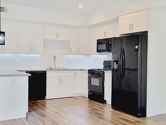 2nd image of 340 N Oxford Ave #204
