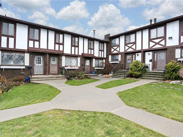 137 Buckingham Court, Pomona, NY 10970