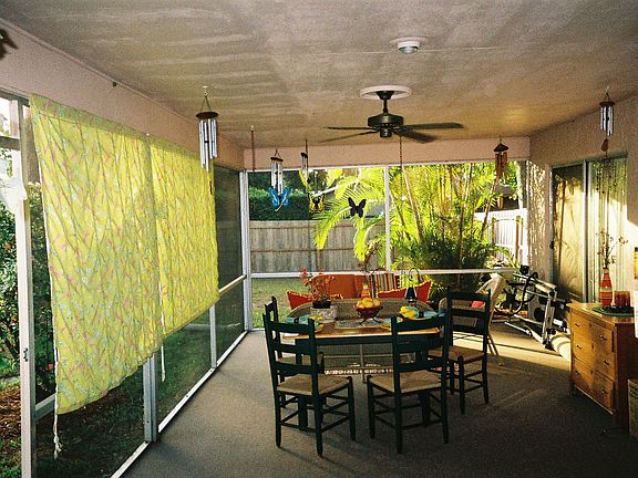 Screened in Lanai