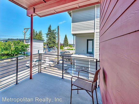 3rd image of 7109 Rainier Dr