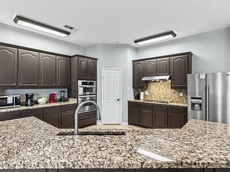2451 Valley View Dr — Photo 30