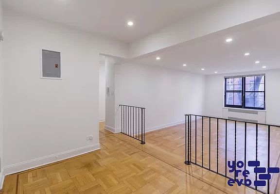 2nd image of 230 Park Pl APT 2H
