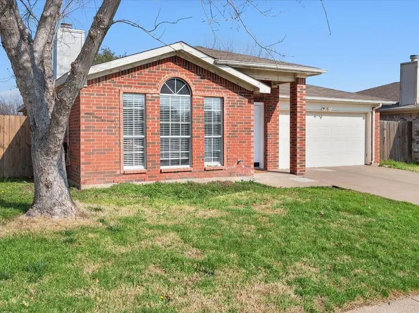 719 Valley Spring Dr, Arlington, TX 76018