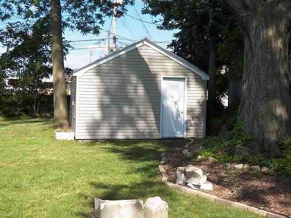 5th image of 112 Pacific St