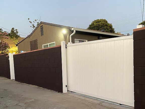 4th image of 5433 Auckland Ave