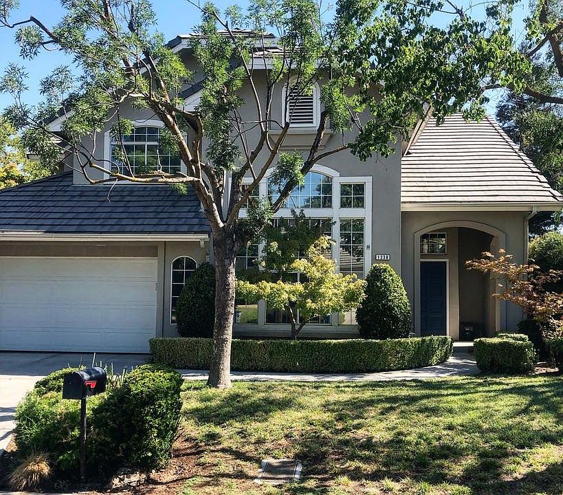 1st image of 1238 E Le Parc Dr