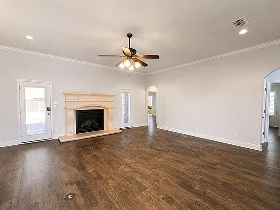 4th image of 4210 126th St