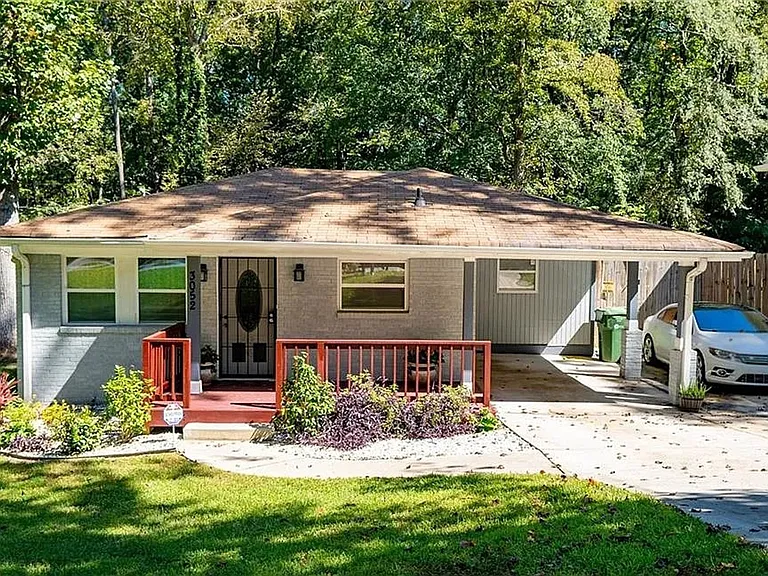 3052 Browns Mill Rd SE — Photo 4