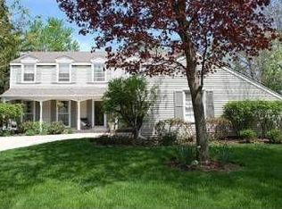 784 Elm St, Glen Ellyn, IL 60137