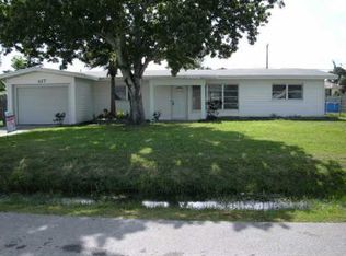 417 NE Coconut Ave E, Pt Saint Lucie, FL 34952