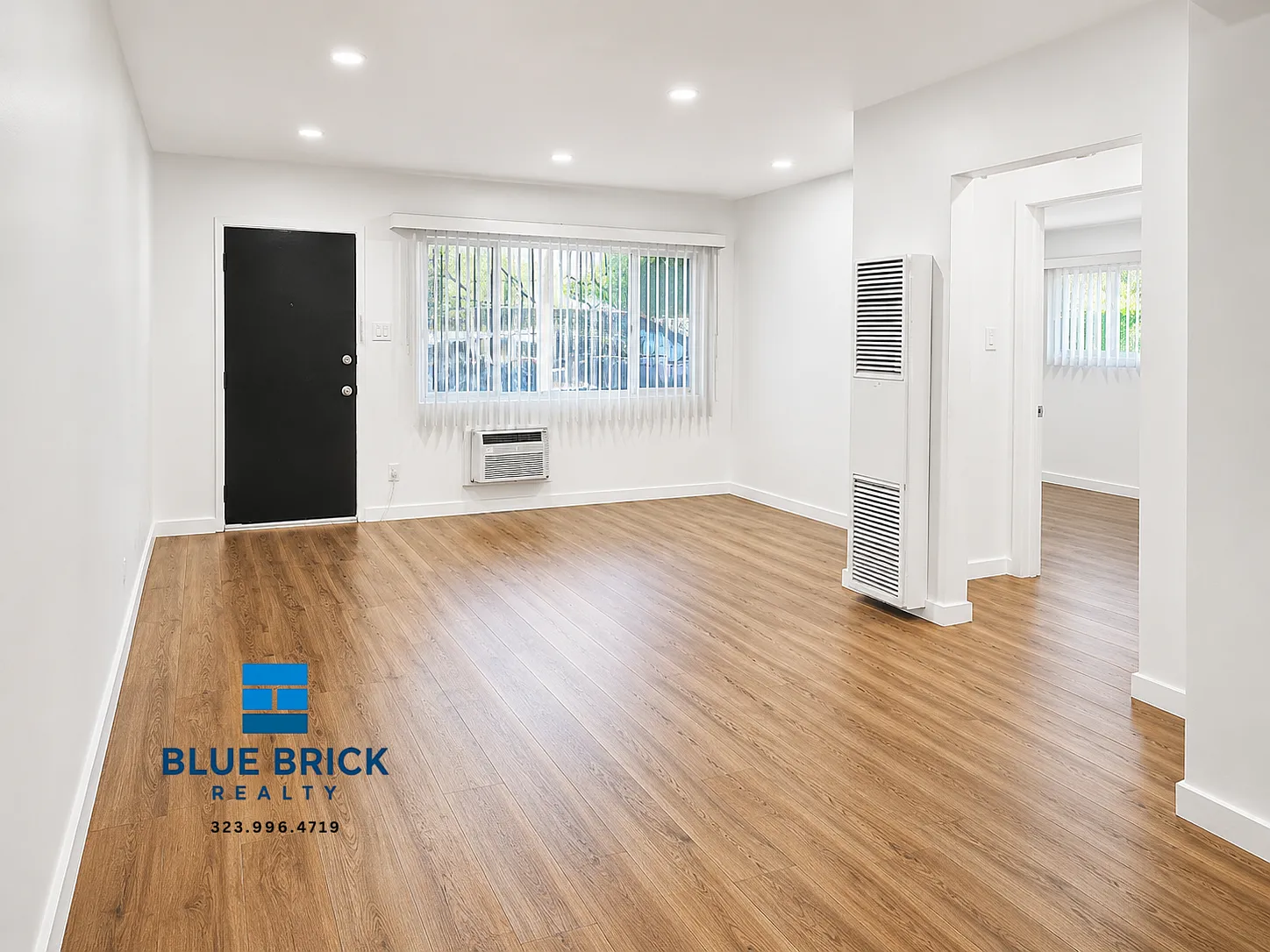 Stylish 2BR Living in the Heart of Van Nuys — Photo 3