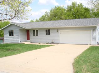 818 34th Avenue Ct NW, Rochester, MN 55901