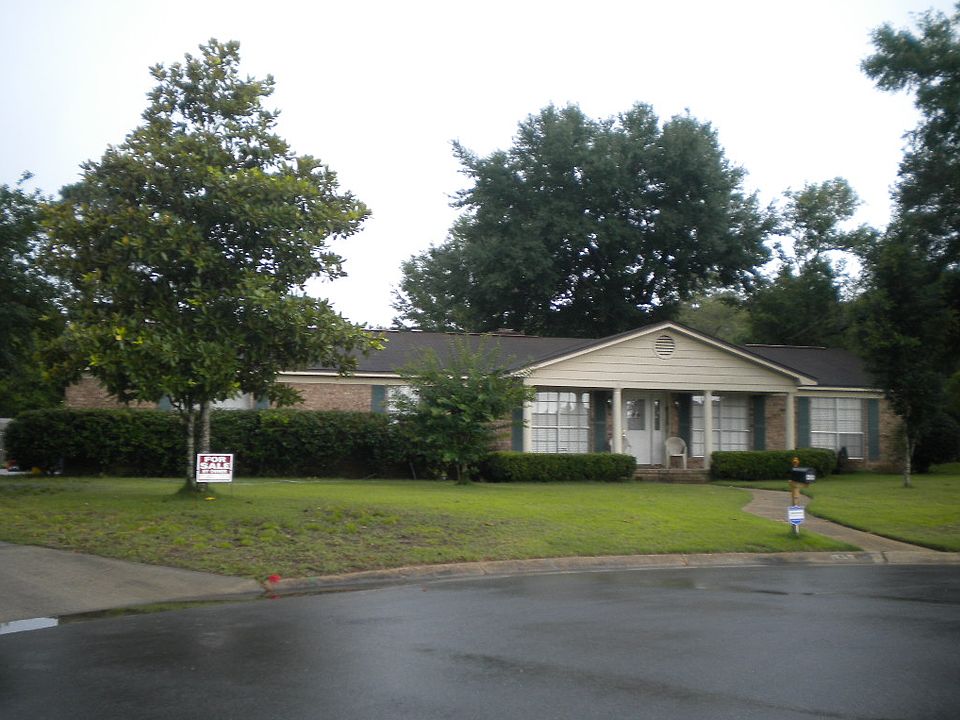 1st image of 400 Belle Chasse Way