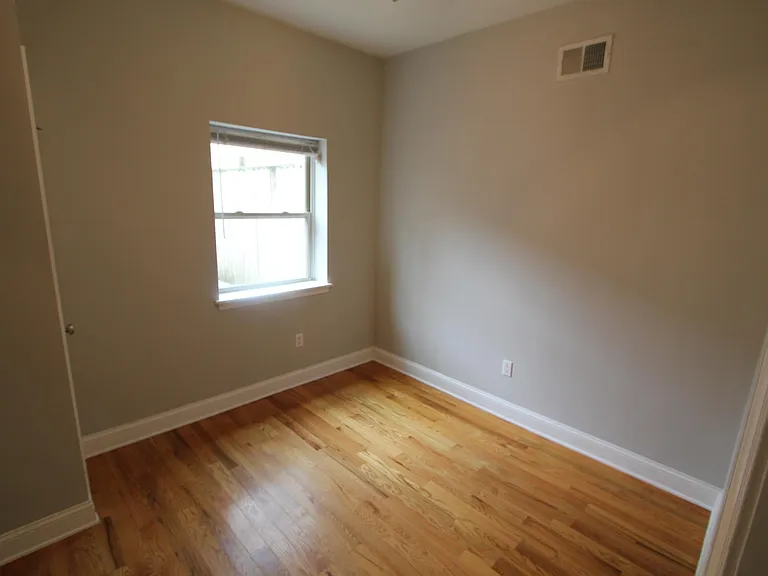 1609 Bainbridge St #1 — Photo 8