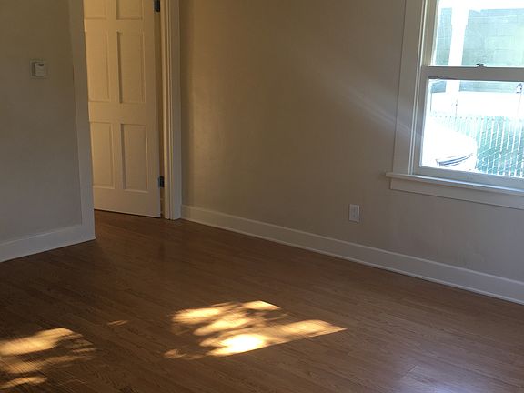 2nd image of 290 N 19th St