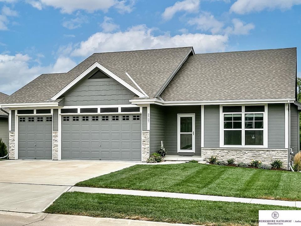 1st image of 2727 N 189th St