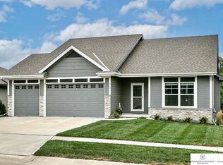 2727 N 189th St, Elkhorn, NE 68022