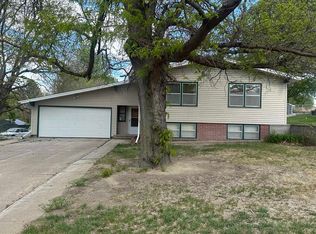 904 S 3rd Ave, Broken Bow, NE 68822