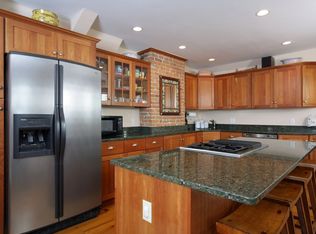 61 Pearl St, Charlestown, MA 02129