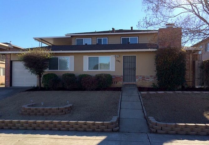 1st image of 640 Arbutus Ave APT 3