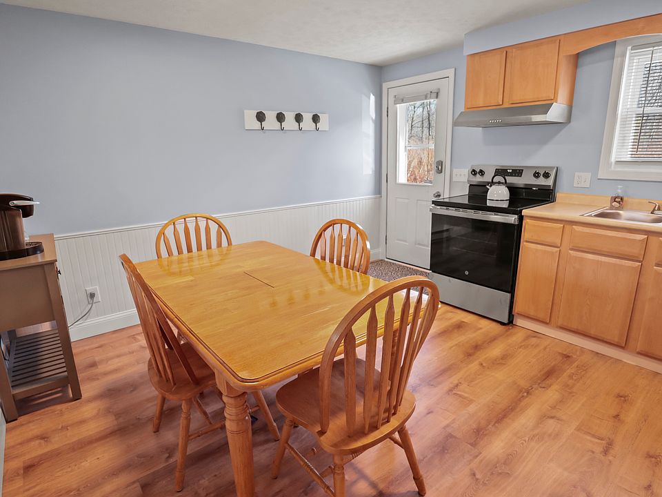 Kitchen, facing main entry (back door)