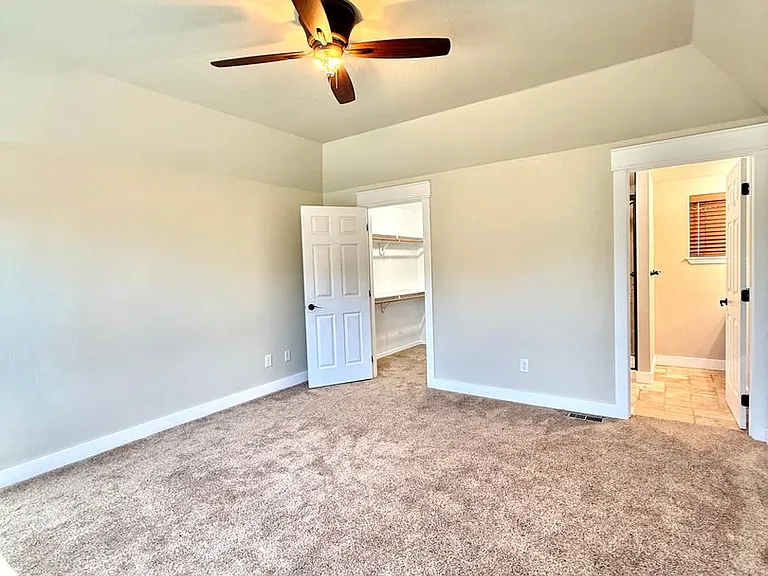 901 Manzanita Dr — Photo 15