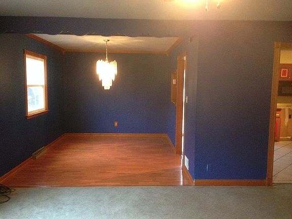 5th image of 558 Parkwood Dr