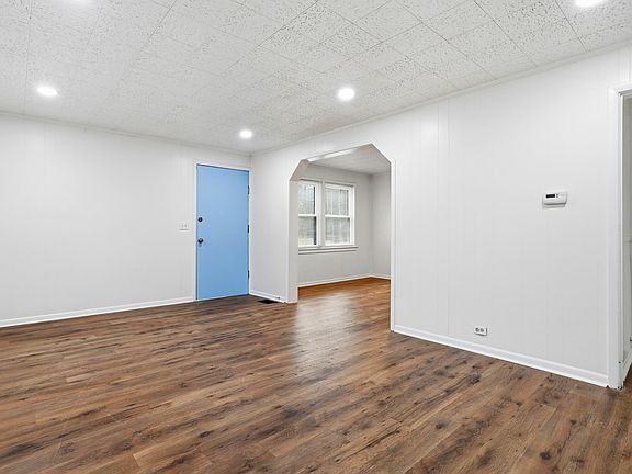 3rd image of 1713 Circlewood Dr