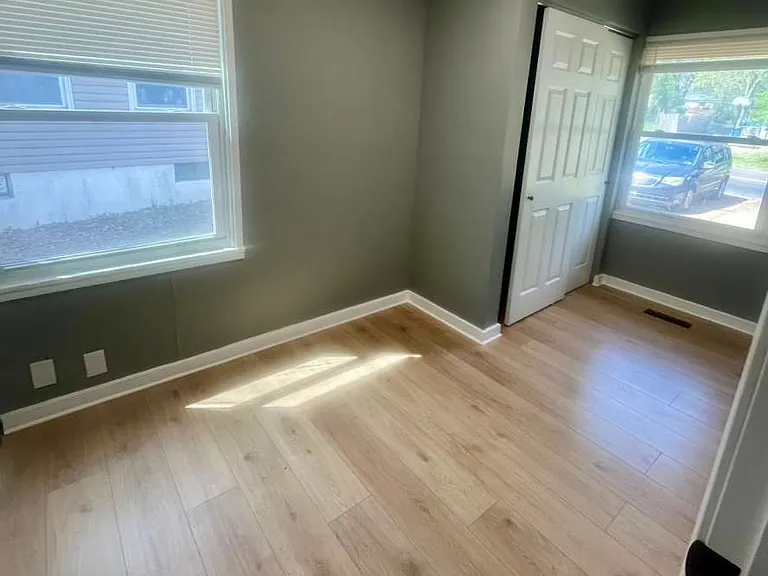 316 Cameron Rd — Photo 5