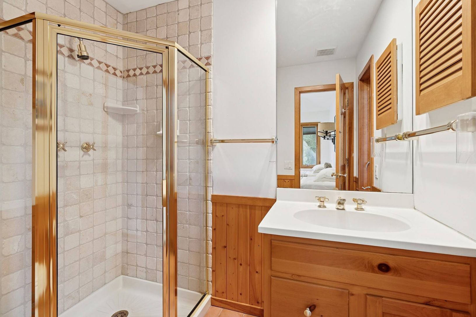  Beach House Bathroom