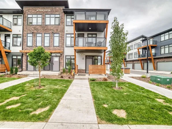 562 Seton Cir SE #301, Calgary, AB T3M 3Y1
