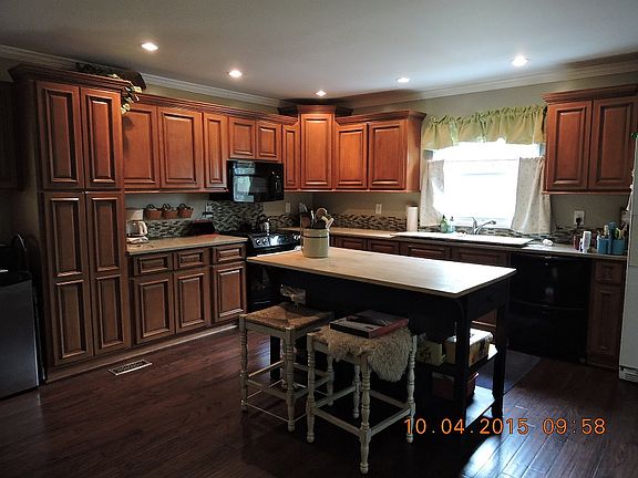 5th image of 50 Holly Cir