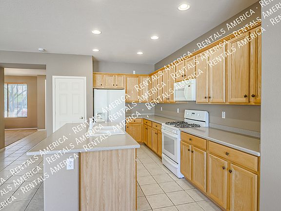 5th image of 3202 W Morse Dr