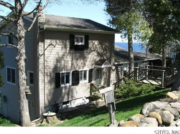 14027 County Route 123, Henderson Harbor, NY 13651