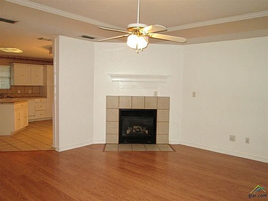 2nd image of 11464 Hollyridge Dr