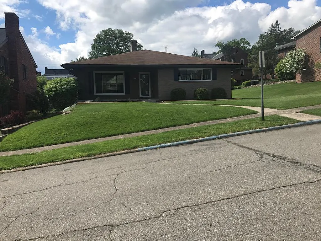 11 Holly Rd photo 1