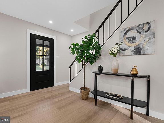 2nd image of 4004 Welsley Ln