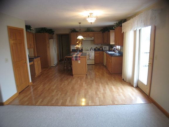 Kitchen with eat-in area