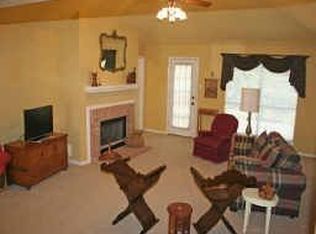 1021 N Sunset Dr, Pearland, TX 77581
