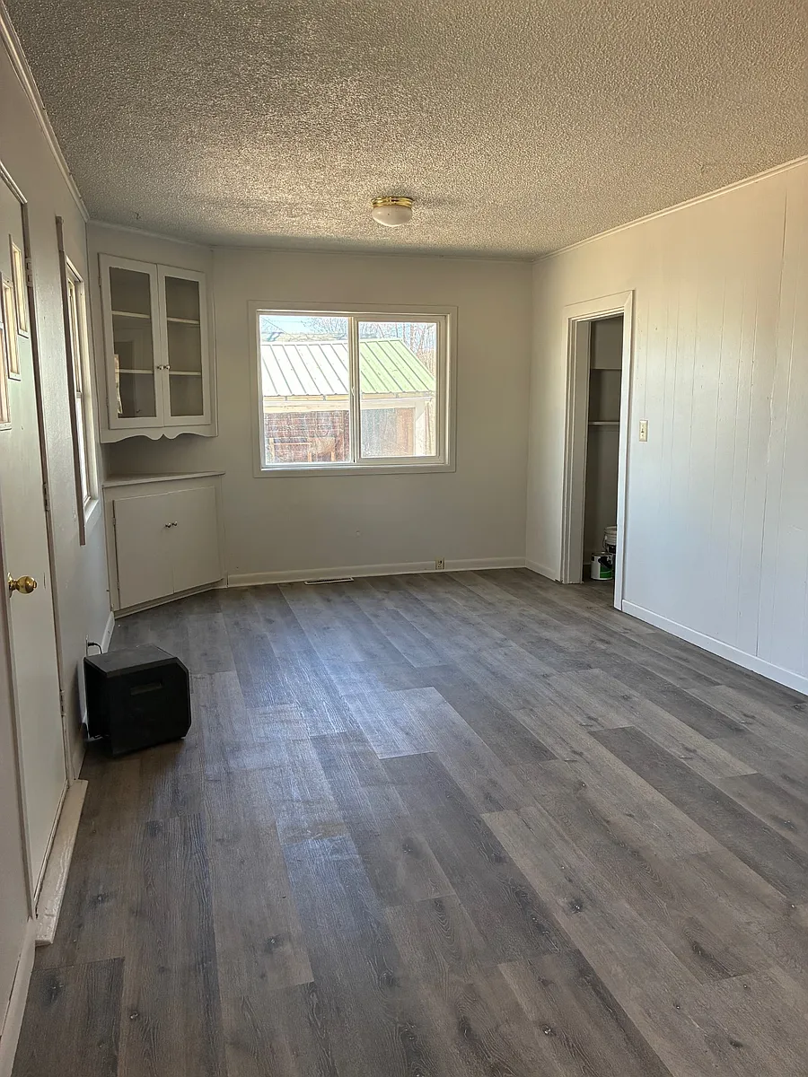 dining area - 1844 East St