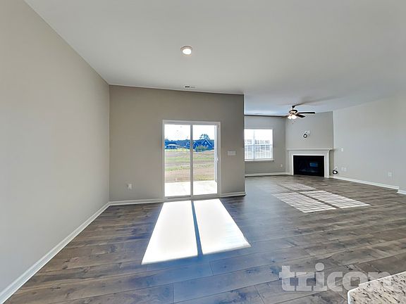 4th image of 89 Young Farm Dr