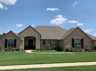 406 Windsor Ln, Tuttle, OK 73089