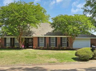 609 Olympic Dr, Flowood, MS 39232